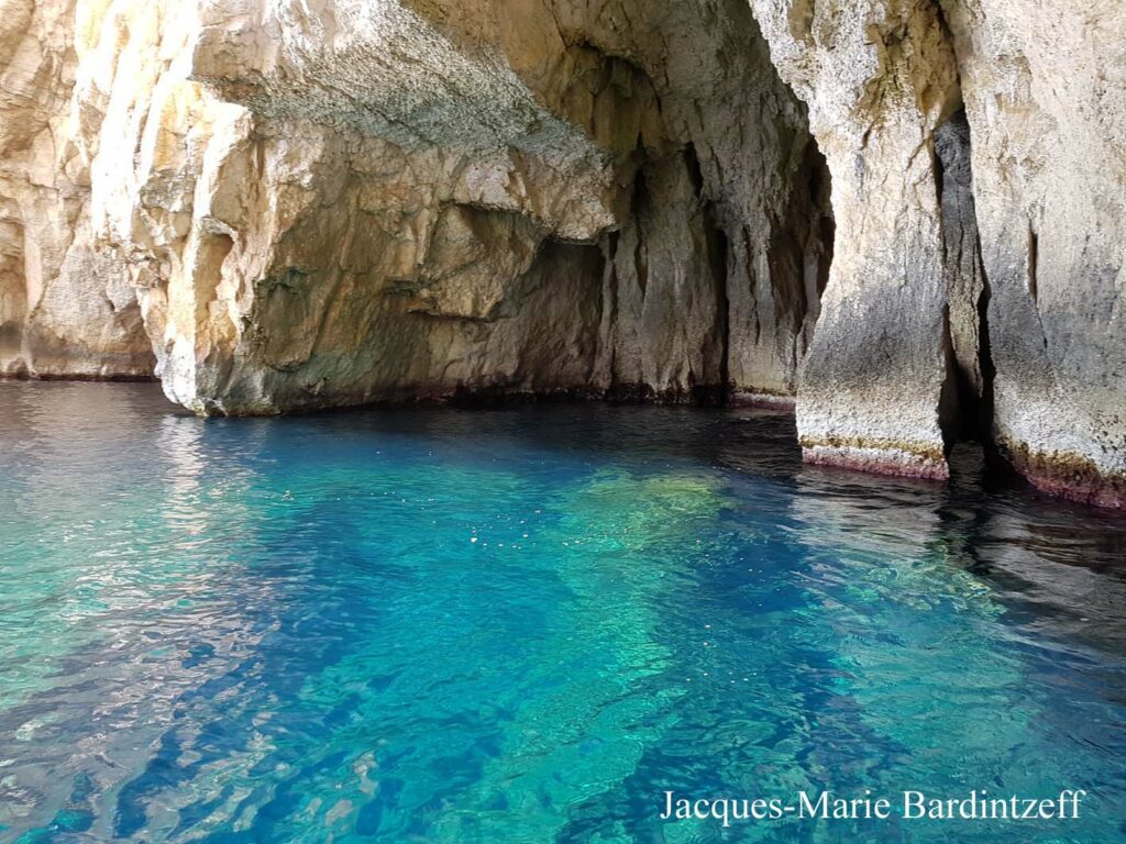 la-grotte-bleue-malte-par-jacques-marie-bardintzeff