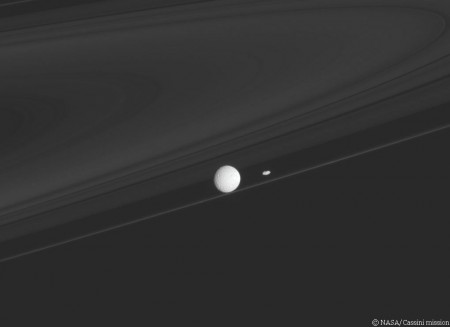 Mimas_Prometheus