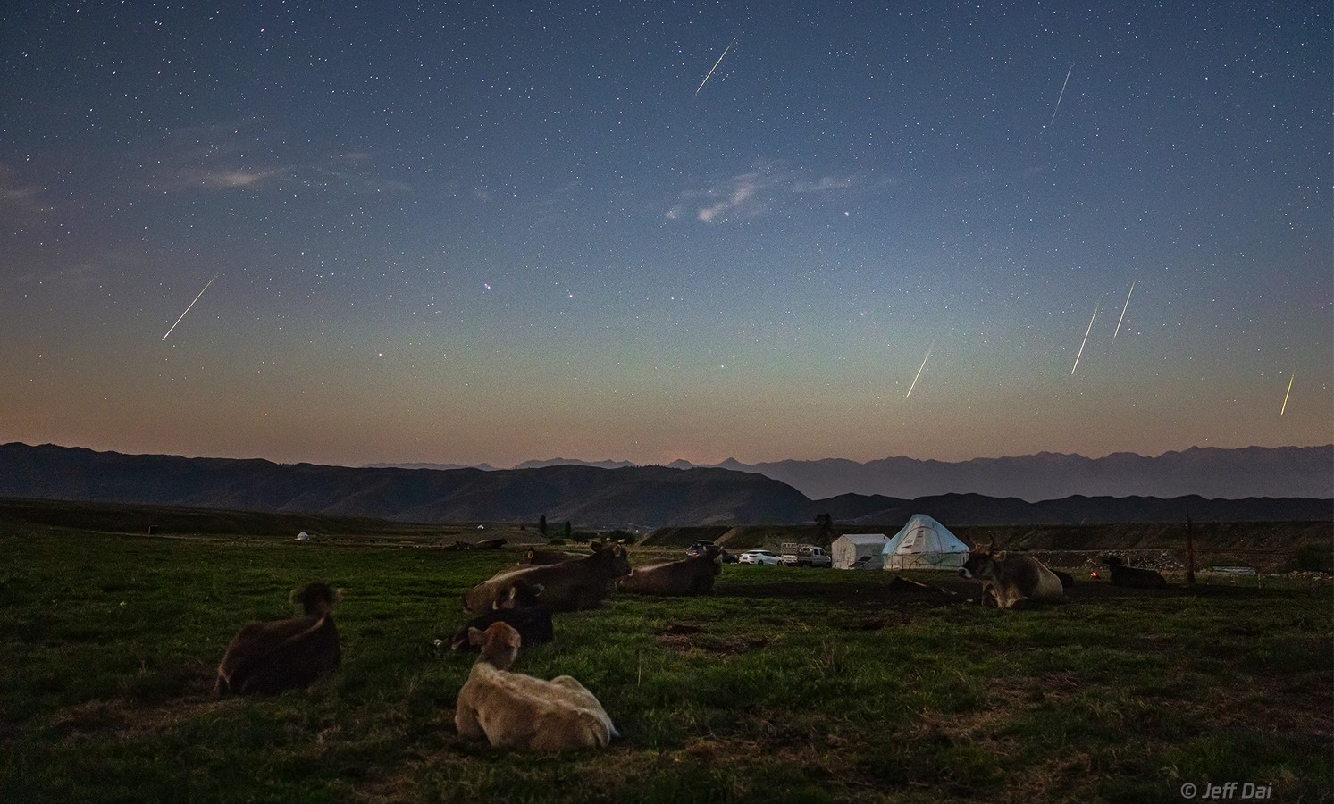 Perséides 2019 Des étoiles Filantes Sous La Lune