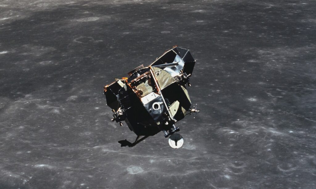 Apollo 11 : le module Eagle est peut-être encore en orbite