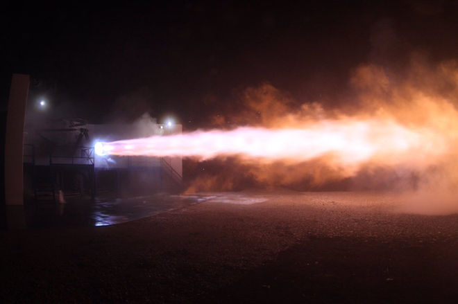 Le moteur Raptor à méthane liquide, testé au banc par Space-X