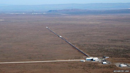 Une vie aérienne de l'interféromètre LIGO