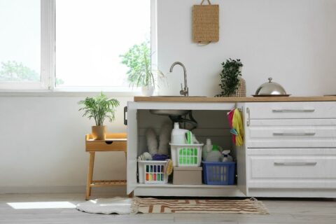 l’astuce de rangement de nos grands-mères qui revient et détrône les placards