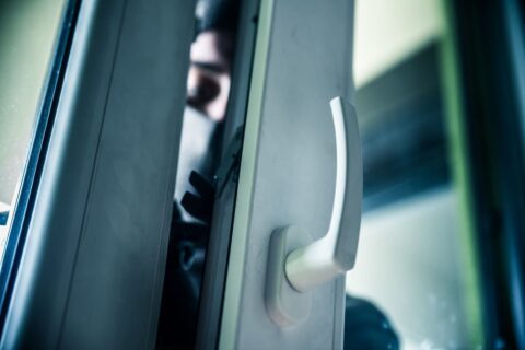 limiter les risques de cambriolage pendant vos vacances