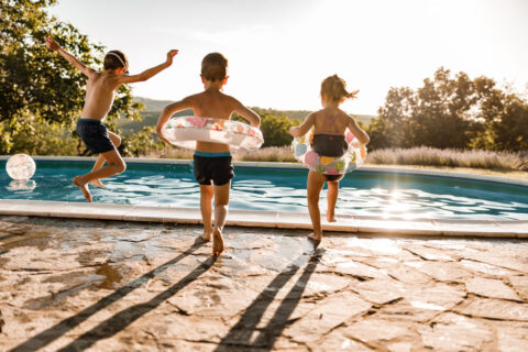 6 solutions pour chauffer sa piscine