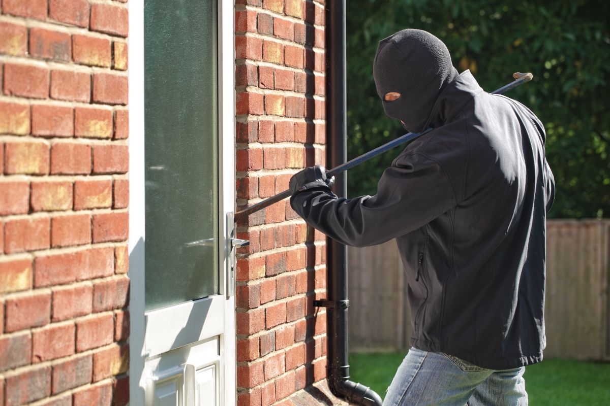 Cambriolages : ces petits détails autour de votre maison peuvent attirer l’attention des voleurs